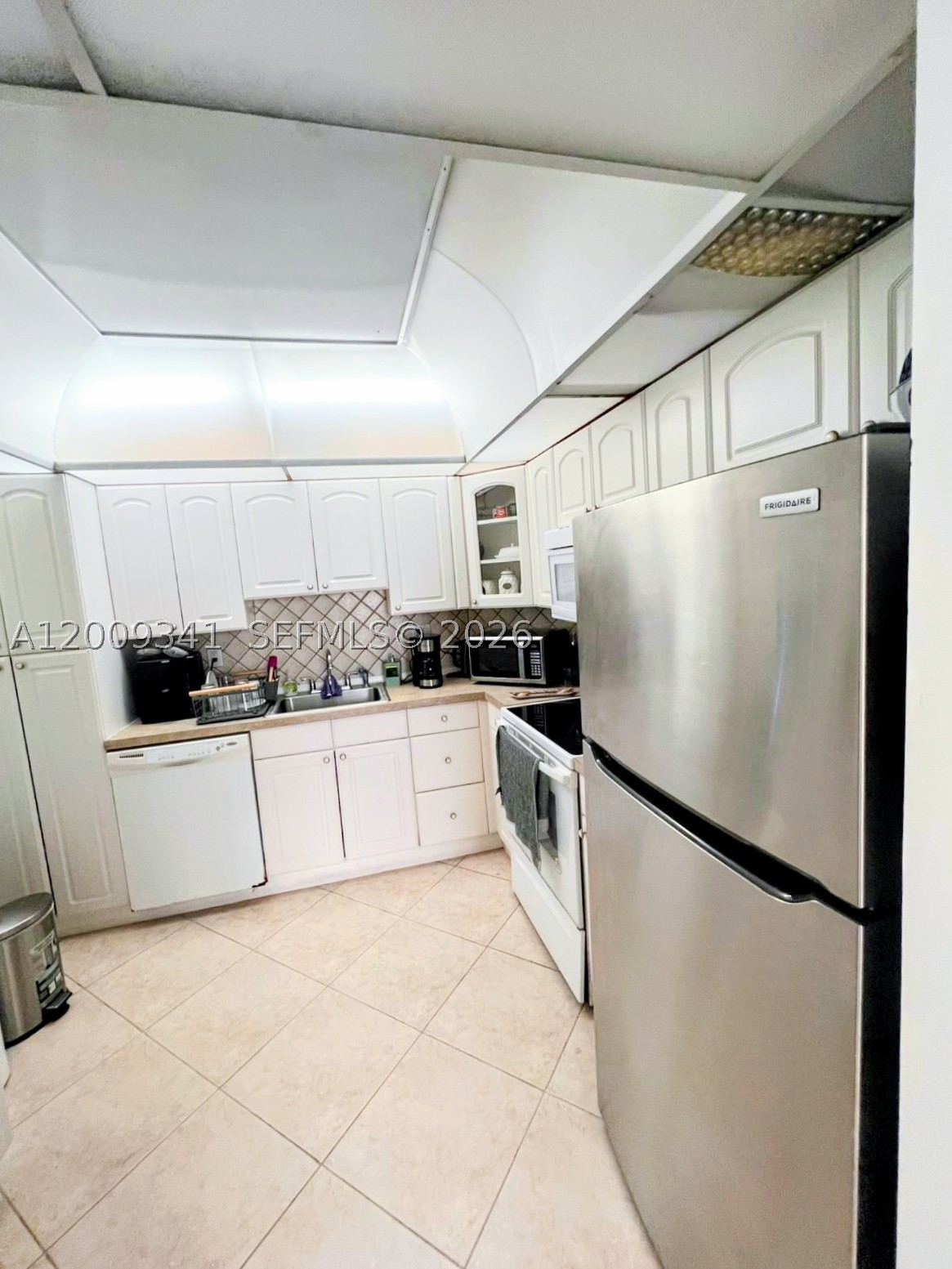 ARLEN HOUSE CONDO - Residential