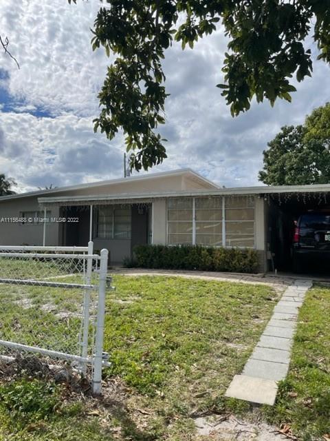 BEAUTIFUL Partial single family, 2 bedroom, 1 complete bath, Upgrade kitchen with pantry closet, living and dining room, Extra room for living or entertainment. 
quite location and tranquility Great location.