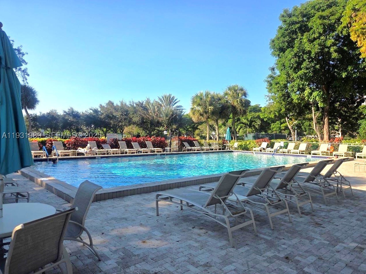 NO 9 PALM-AIRE COUNTRY CL - Residential