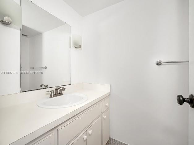 CARLYLE PLAZA CONDO - Residential