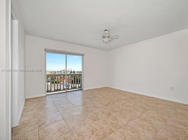 CARLYLE PLAZA CONDO - Residential