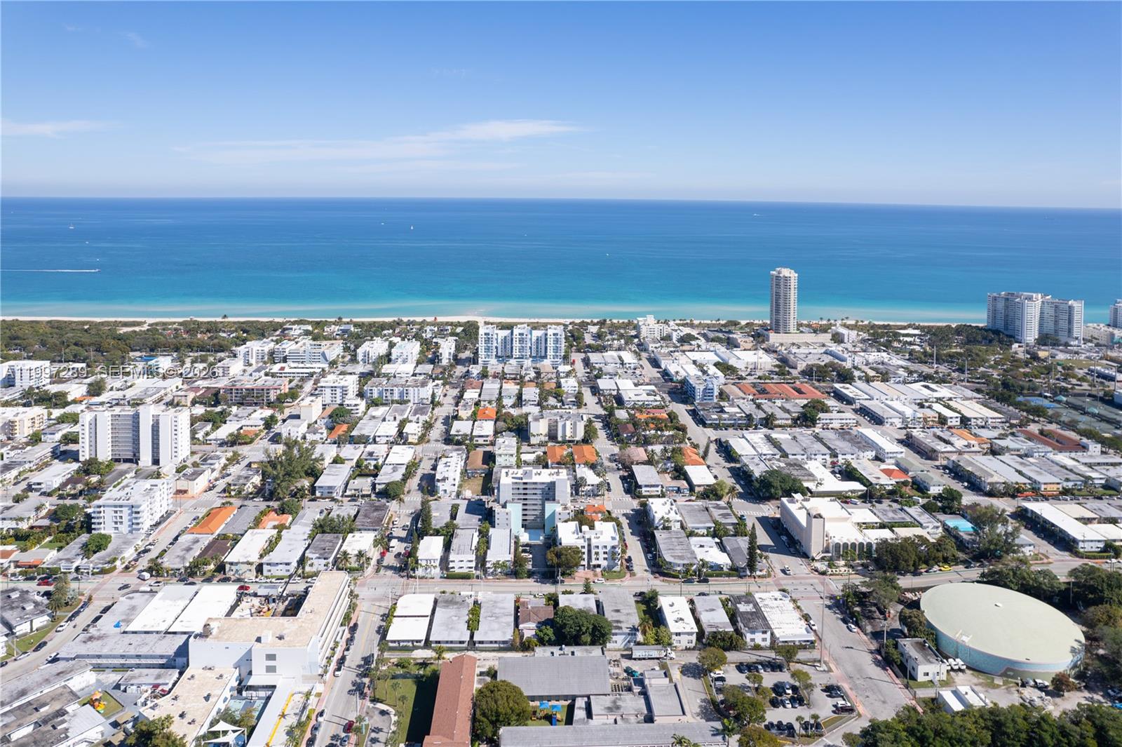 CARLYLE PLAZA CONDO - Residential