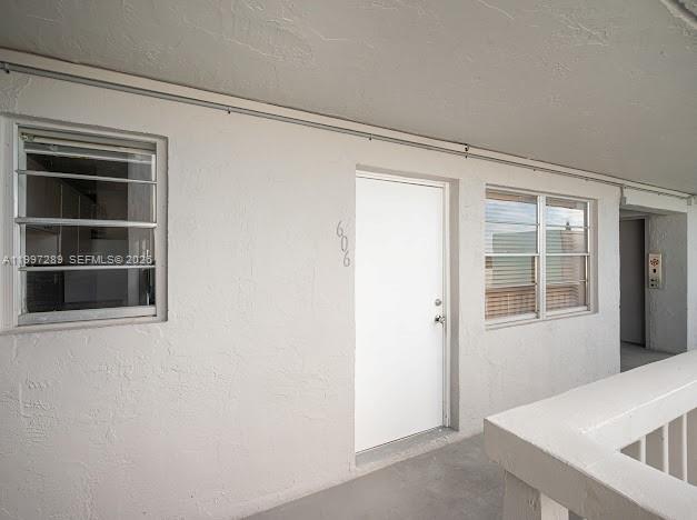 CARLYLE PLAZA CONDO - Residential
