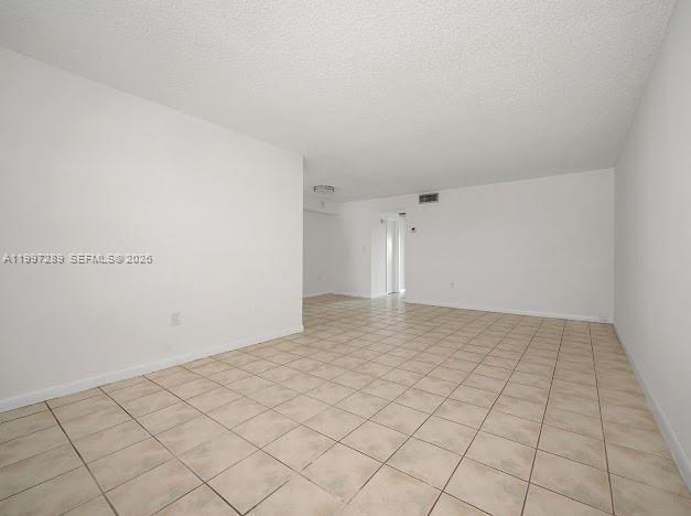 CARLYLE PLAZA CONDO - Residential