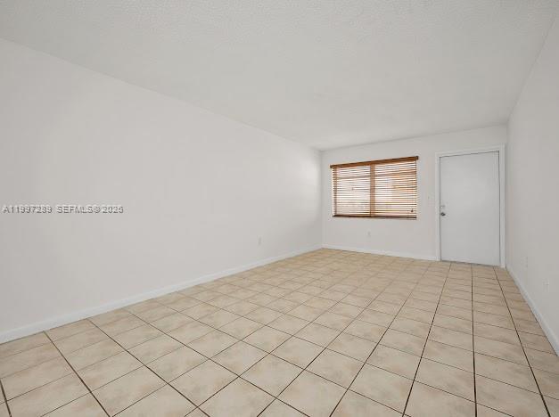 CARLYLE PLAZA CONDO - Residential