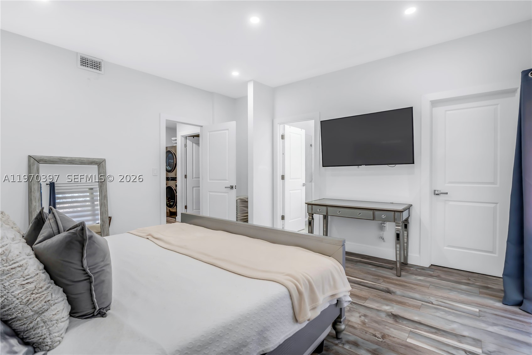 HOLLYWOOD GARDENS CONDOMI - Residential