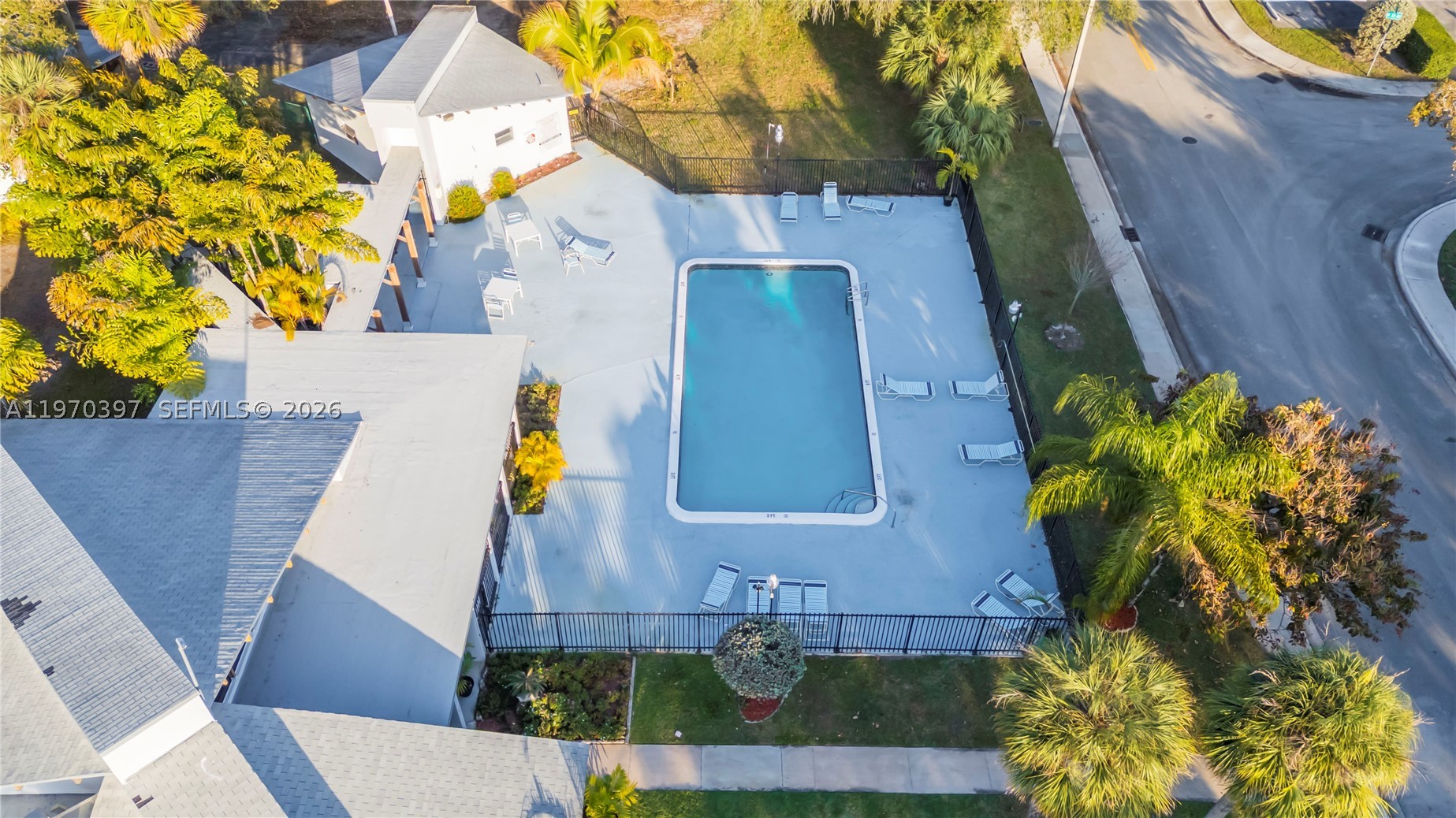 HOLLYWOOD GARDENS CONDOMI - Residential