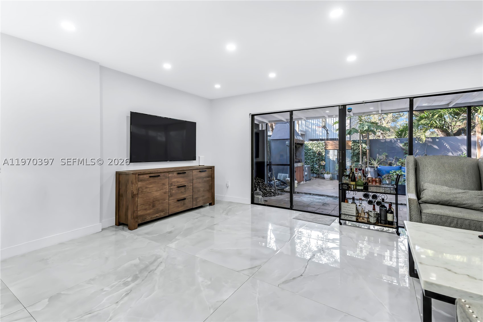 HOLLYWOOD GARDENS CONDOMI - Residential