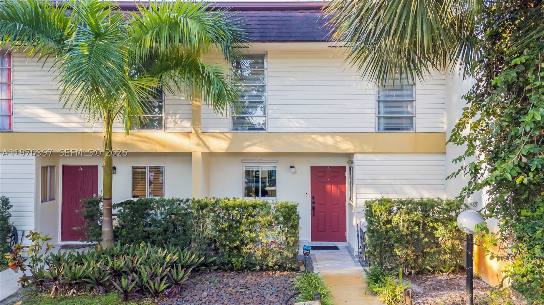 HOLLYWOOD GARDENS CONDOMI - Residential