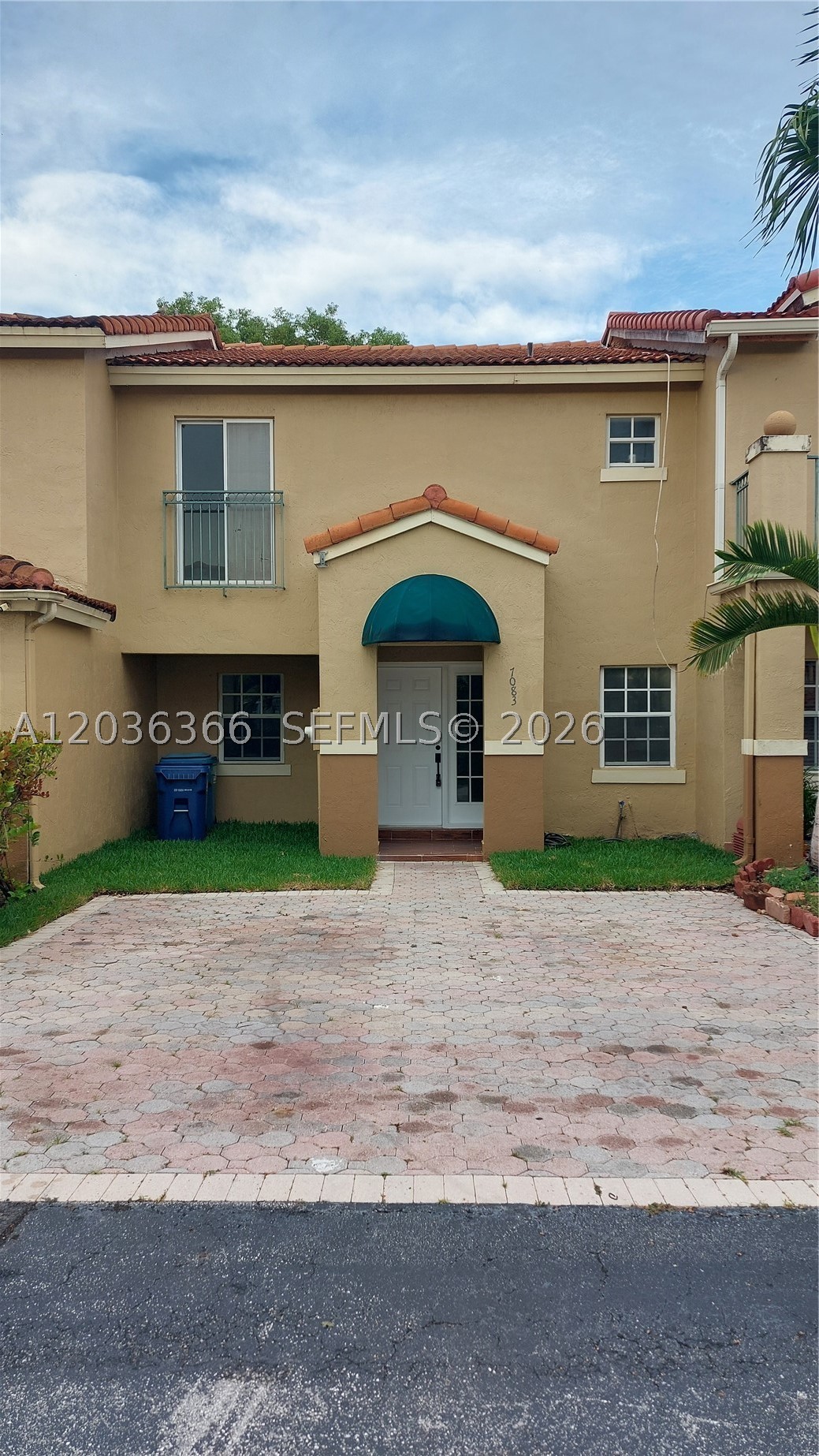 Beautiful 3-bedroom, 2.5-bathroom townhome available for rent in an ideal West Kendall location.  This property features tile and waterproof vinyl flooring throughout, as well as recently updated bathrooms, fresh paint, and new kitchen and laundry appliances.  Property is located within walking distance of Publix and Walgreens, as well as many other stores.  Don't miss out!