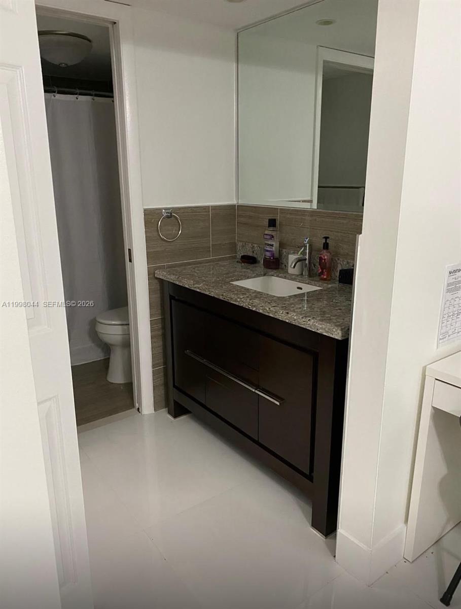 KEYS GATE CONDO NO THREE - Residential