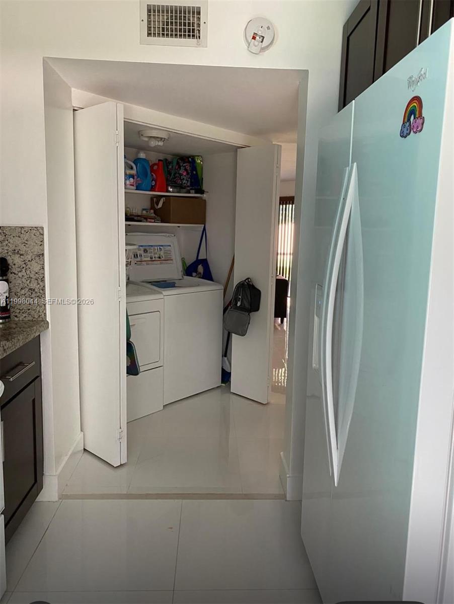 KEYS GATE CONDO NO THREE - Residential
