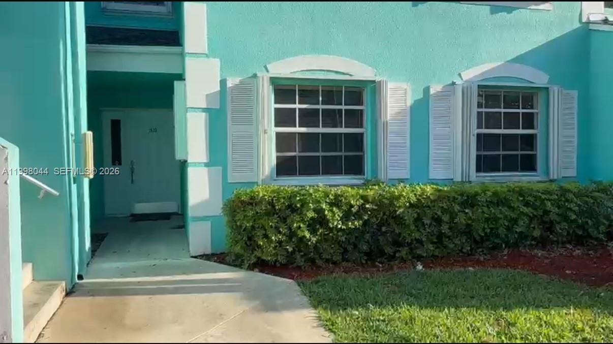 2 beds, 2-baths beautiful, updated condominium in a first floor in the community of Keys Gate, the association covers internet, cable, water, trash, building insurance, security, pest control and more. Amenities include swimming pool, spa, gym, clubhouse, theatre, billiard room, library, huge entertainment room and more. This community is located near the Baptist Health Homestead hospital, the Homestead Speedway, and the Homestead Air Force Reserve base. Must see! Easy to show.
NO LOW BALLS OFFERS! For offers Please Read Broker Remark. Do not send Offers with a Link or Via text.