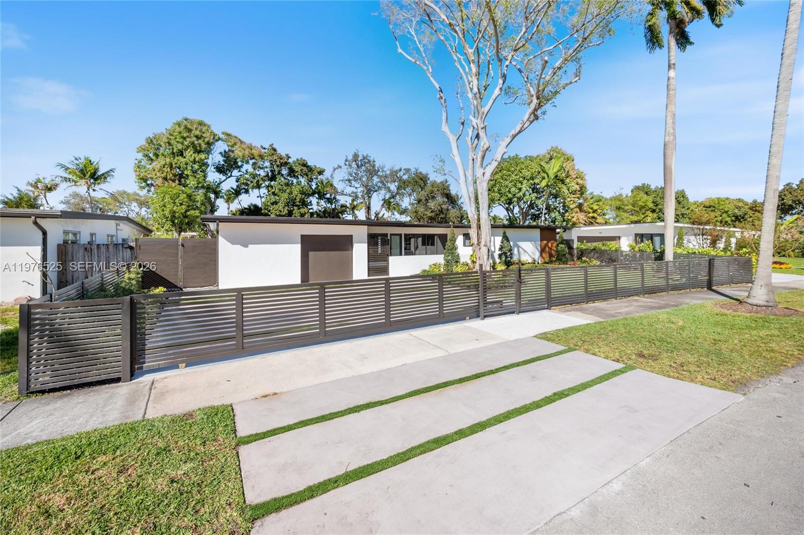 SKY LAKE - Residential Lease