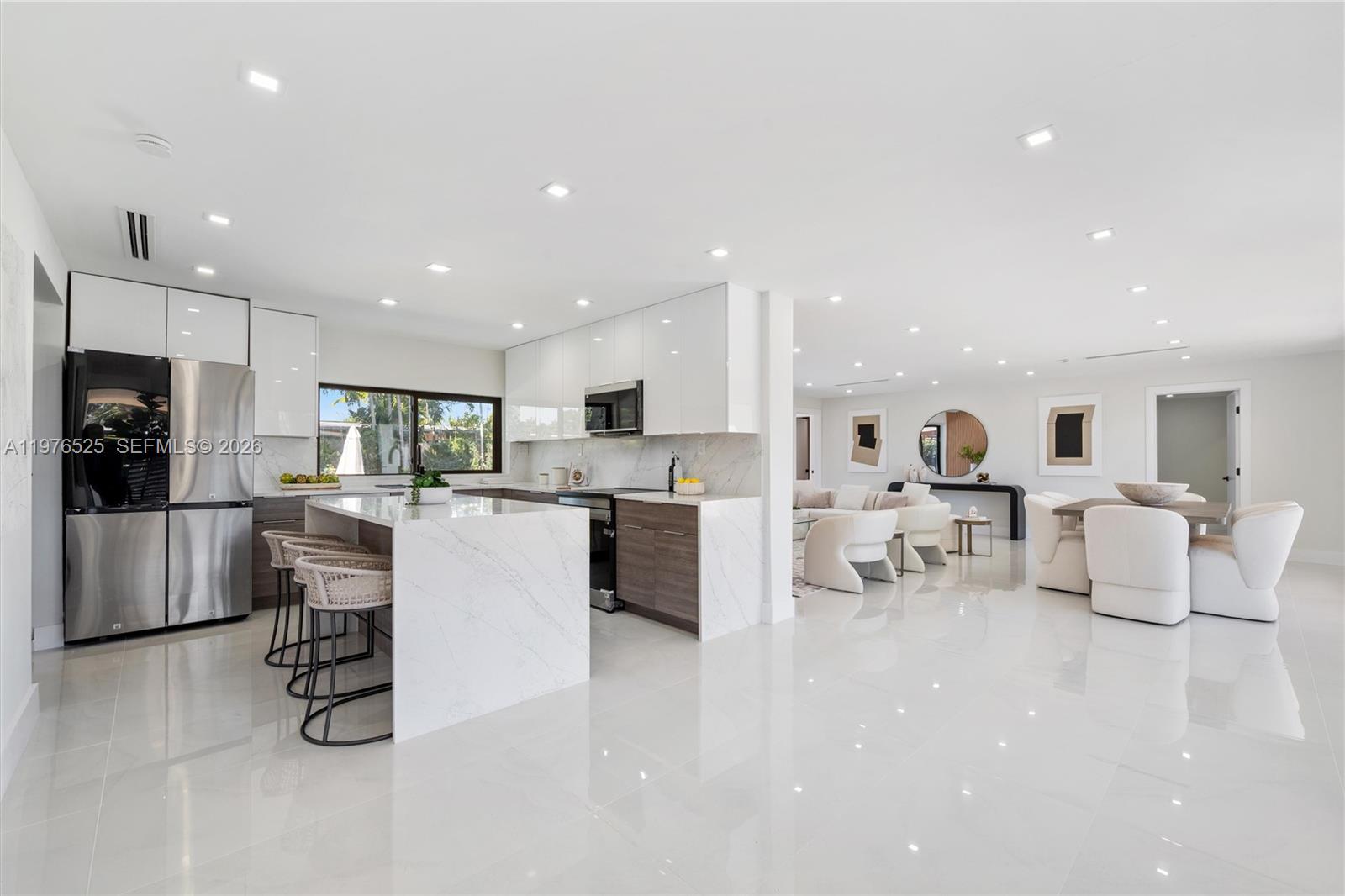 SKY LAKE - Residential Lease