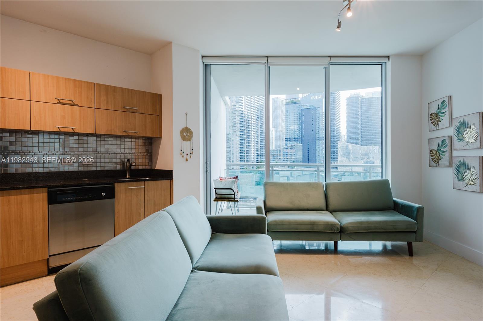 WIND CONDO - Residential