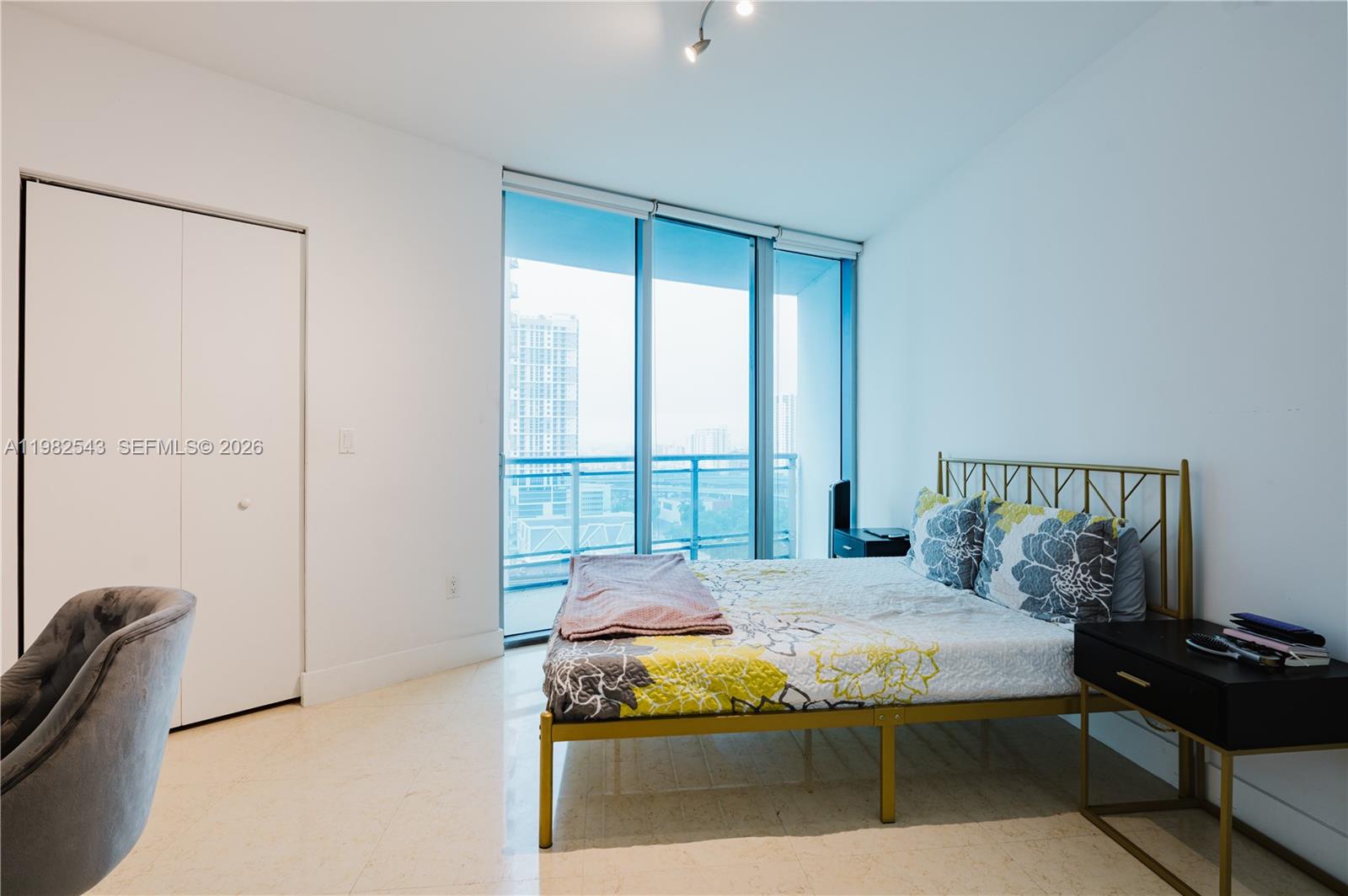 WIND CONDO - Residential