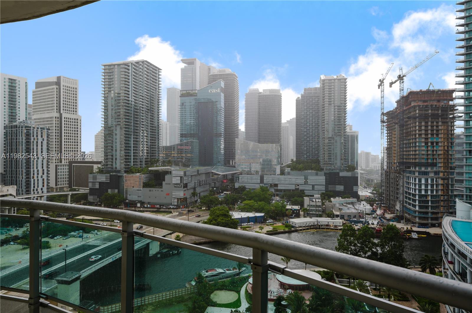 WIND CONDO - Residential