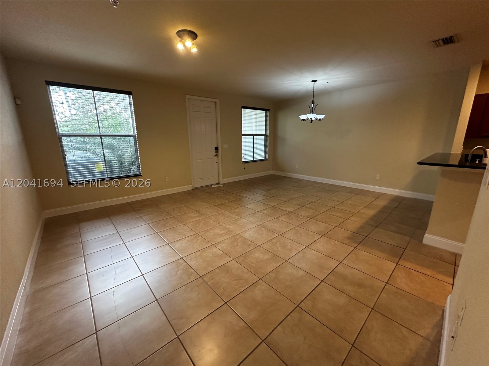 PALOMA LAKES - Residential Lease