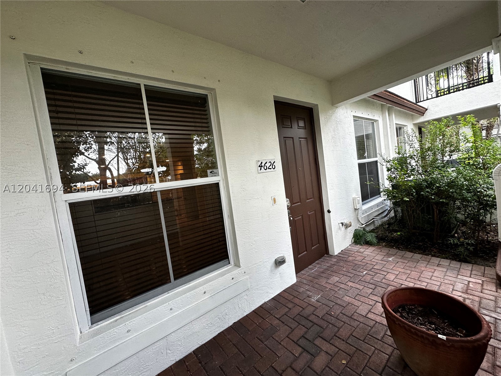 PALOMA LAKES - Residential Lease