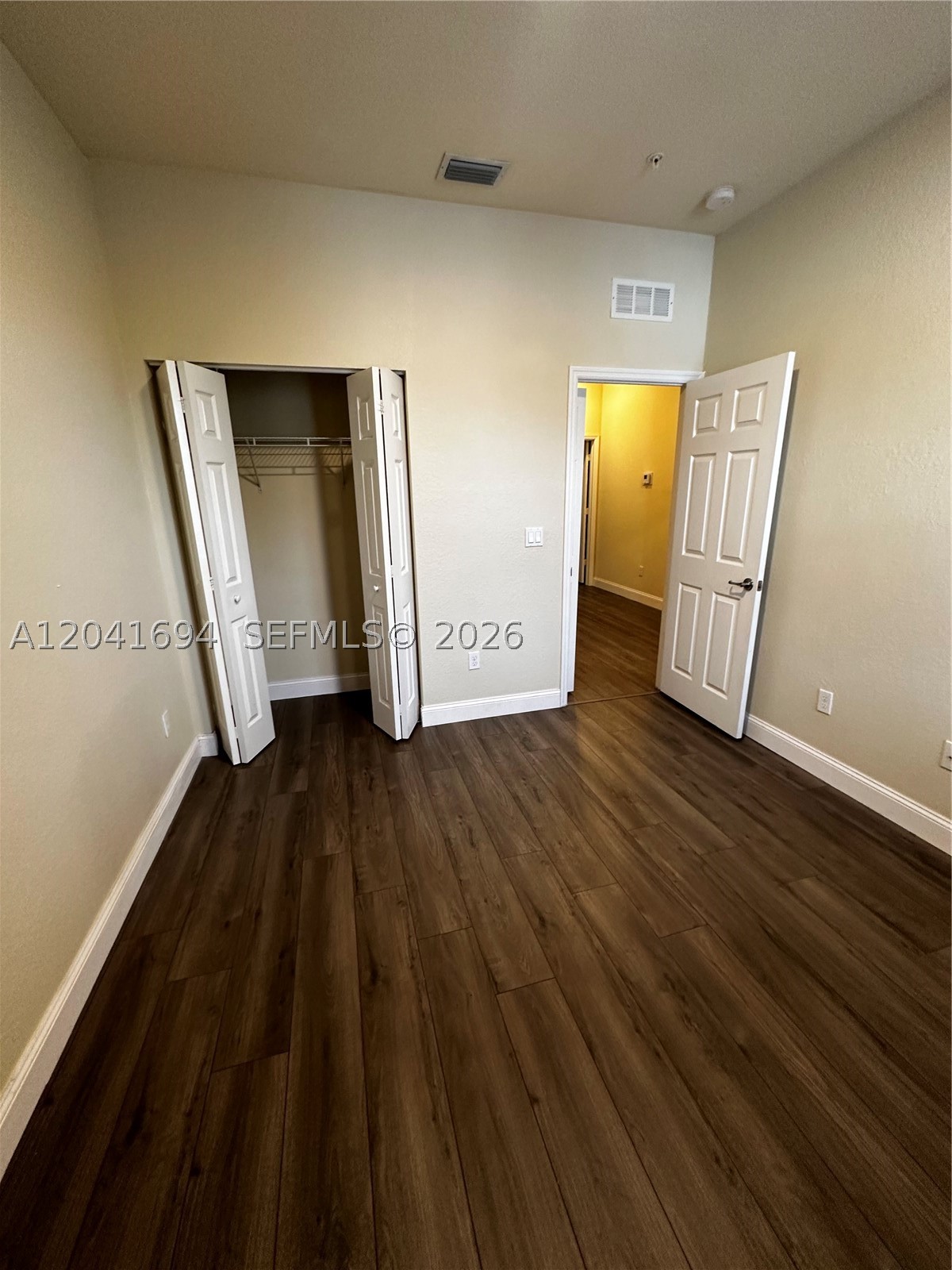 PALOMA LAKES - Residential Lease