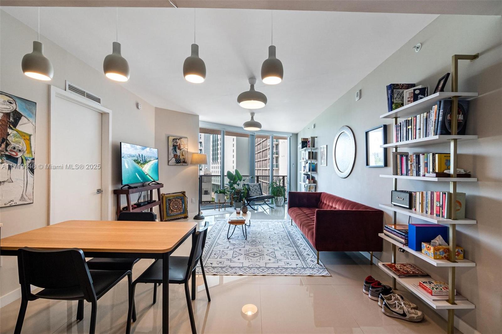 ARIA ON THE BAY CONDO - Residential