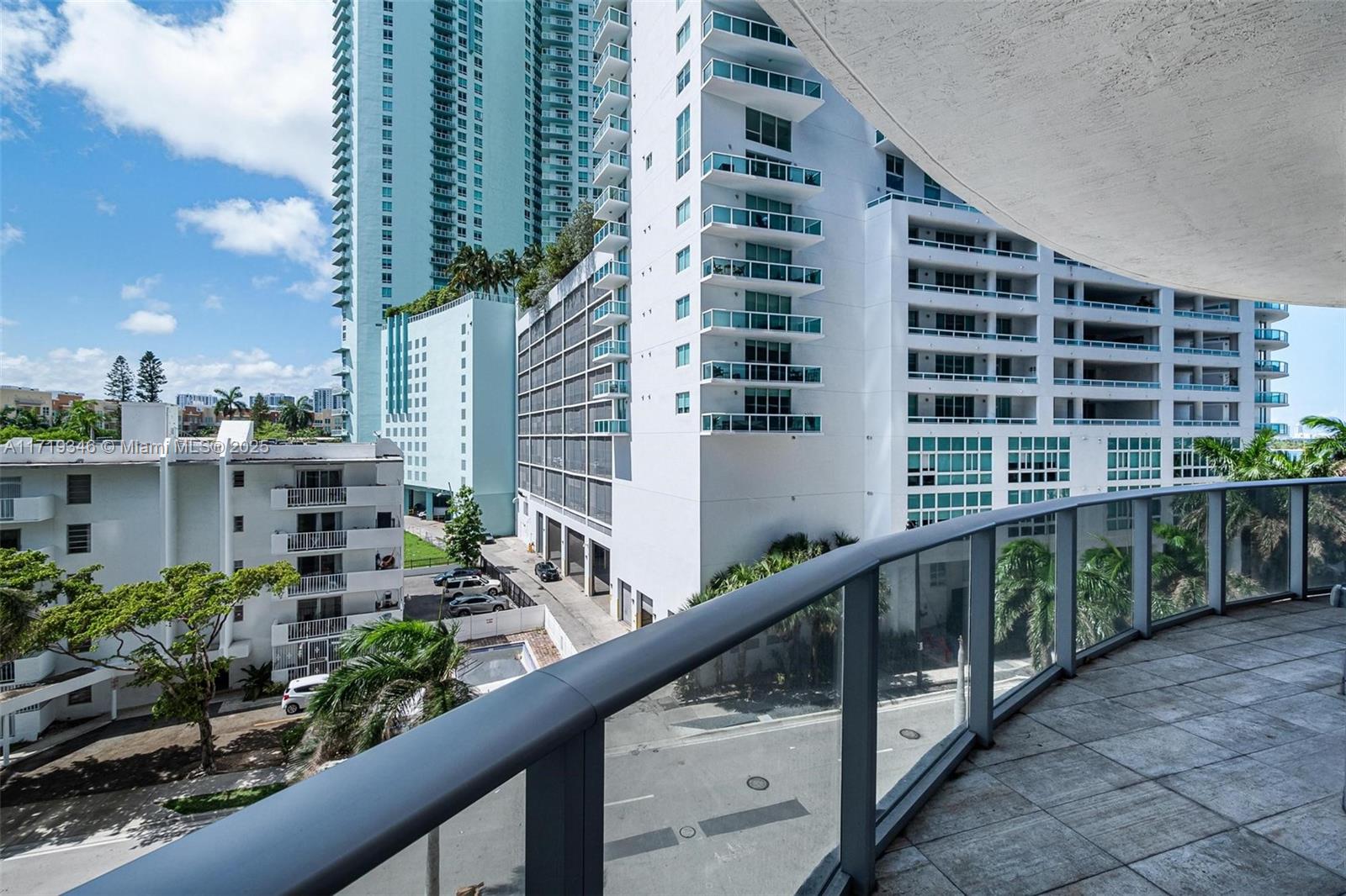 ARIA ON THE BAY CONDO - Residential