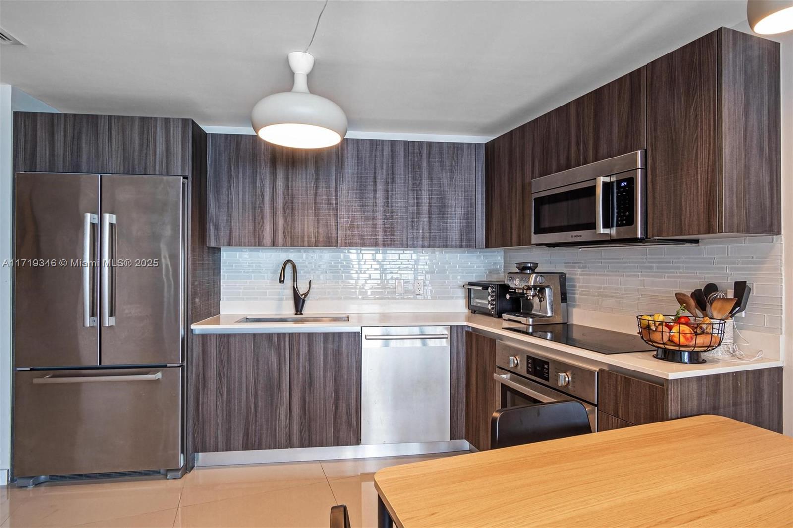 ARIA ON THE BAY CONDO - Residential