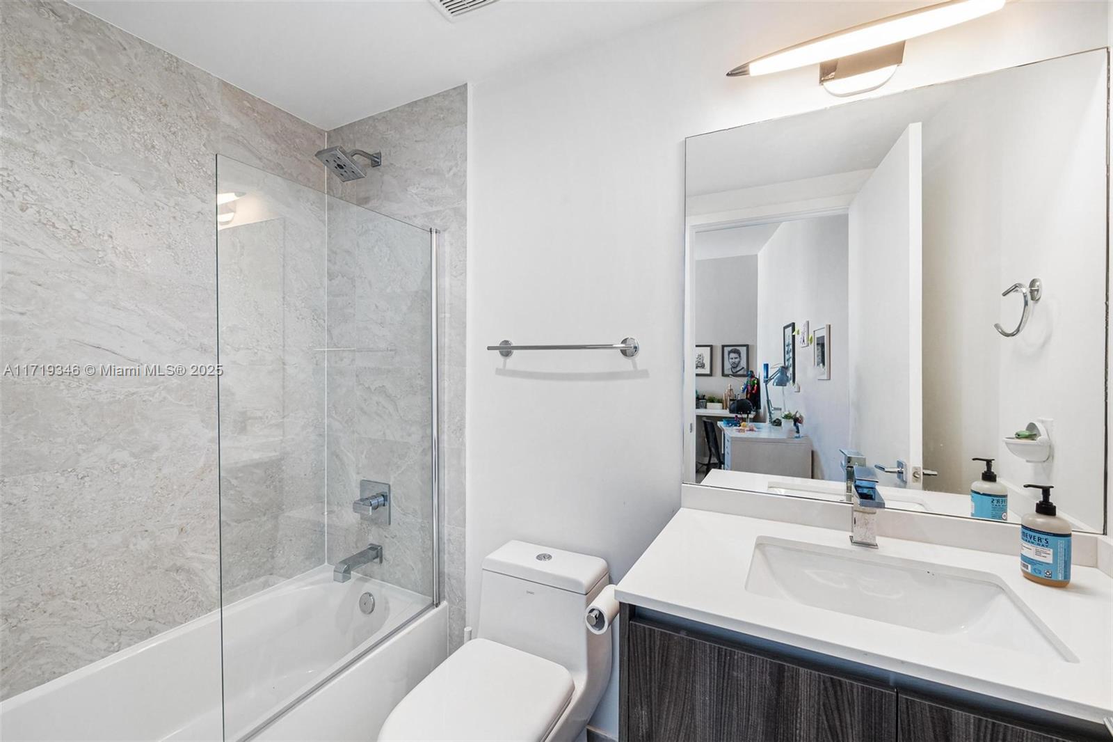 ARIA ON THE BAY CONDO - Residential