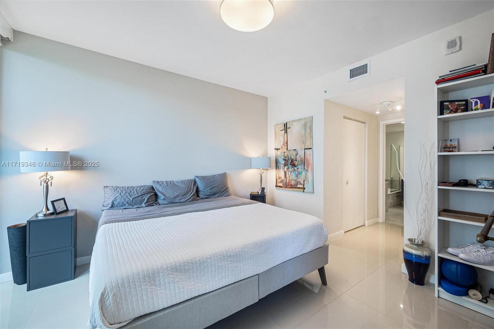 ARIA ON THE BAY CONDO - Residential