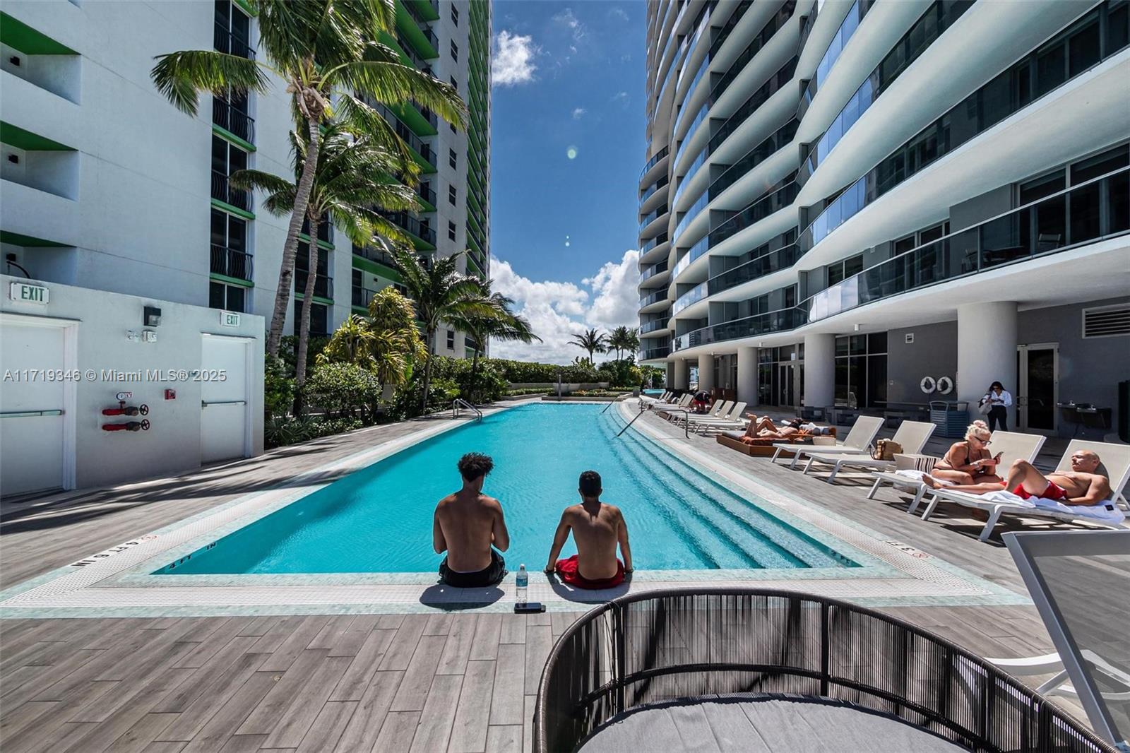 ARIA ON THE BAY CONDO - Residential