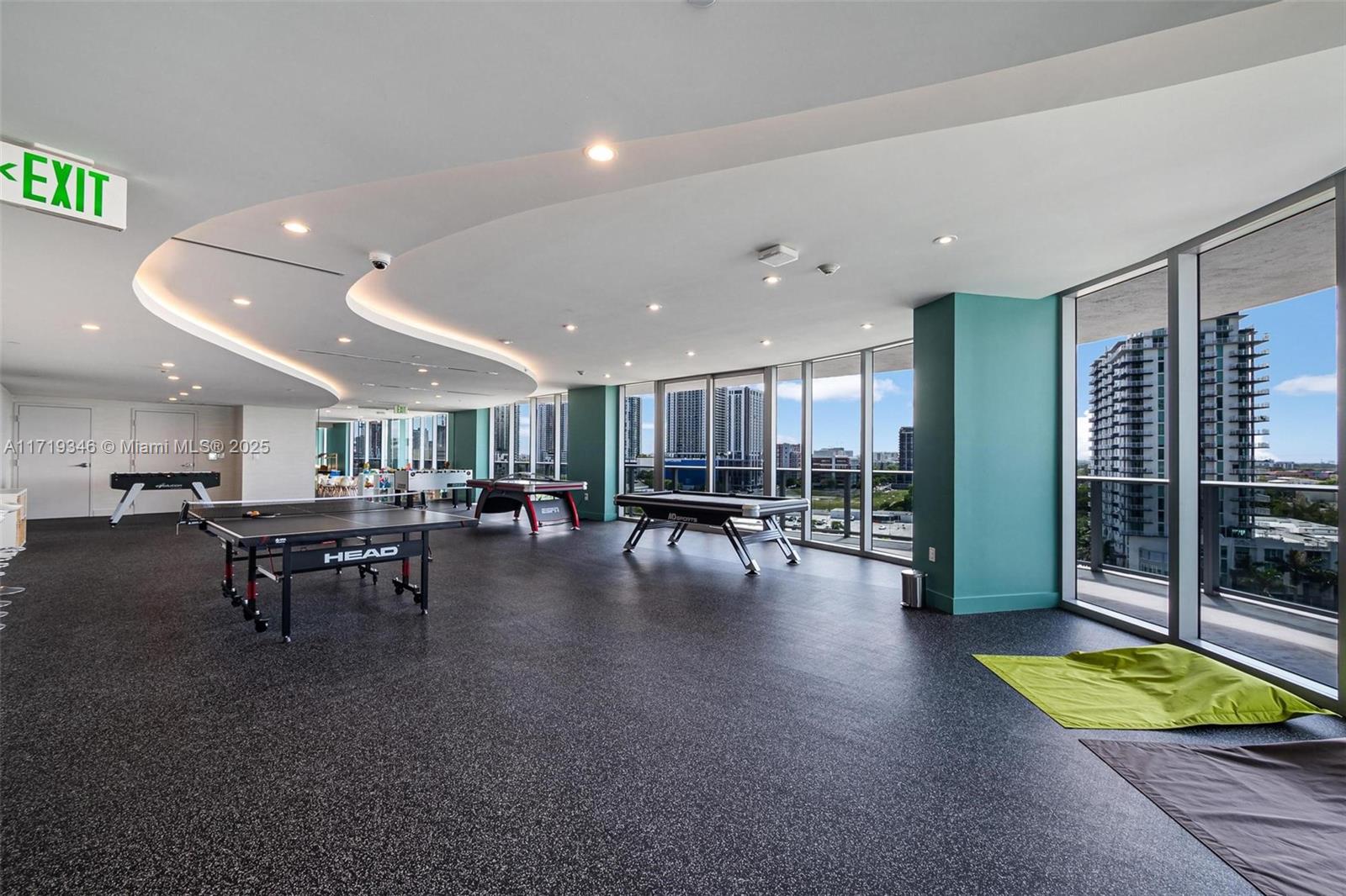 ARIA ON THE BAY CONDO - Residential