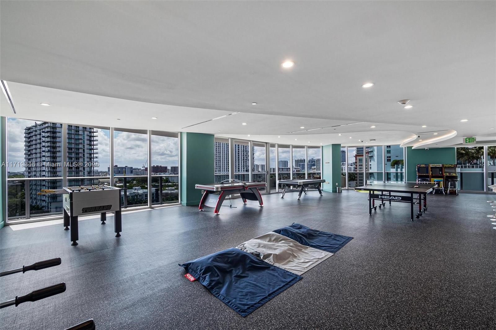 ARIA ON THE BAY CONDO - Residential