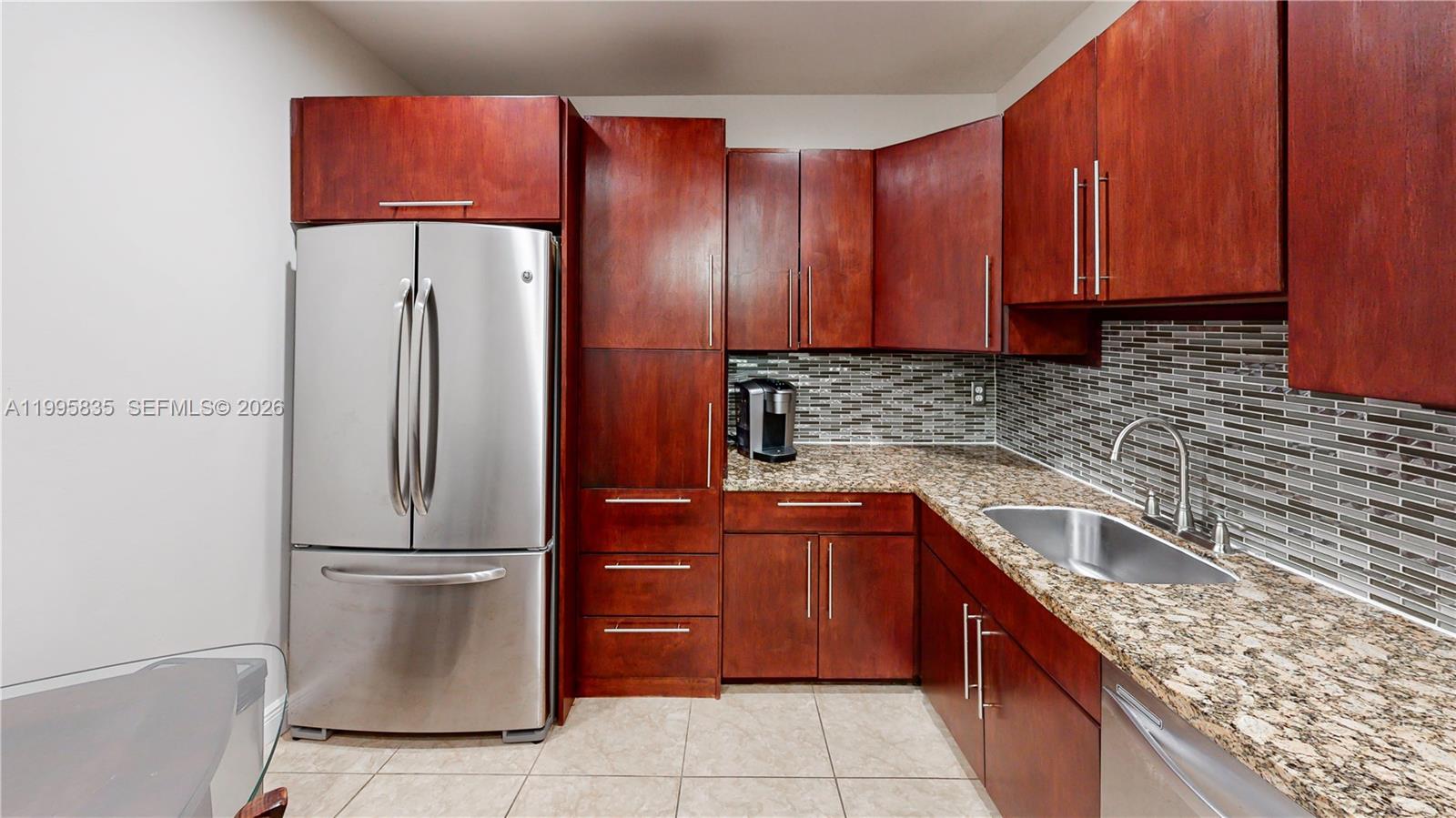 COVE CONDO PHASE I - Residential