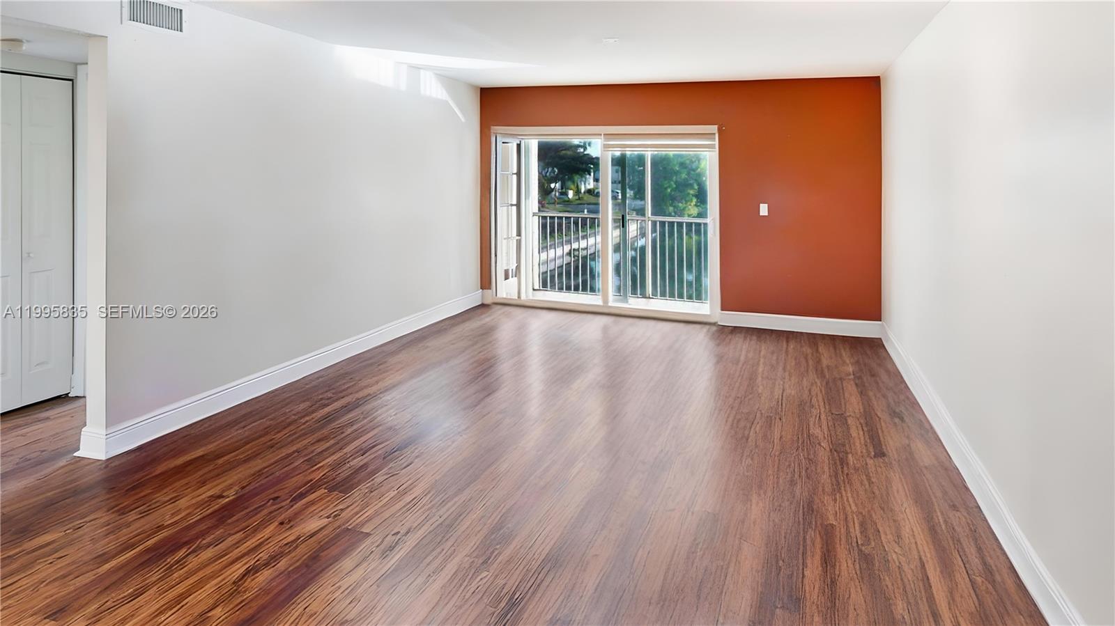 COVE CONDO PHASE I - Residential