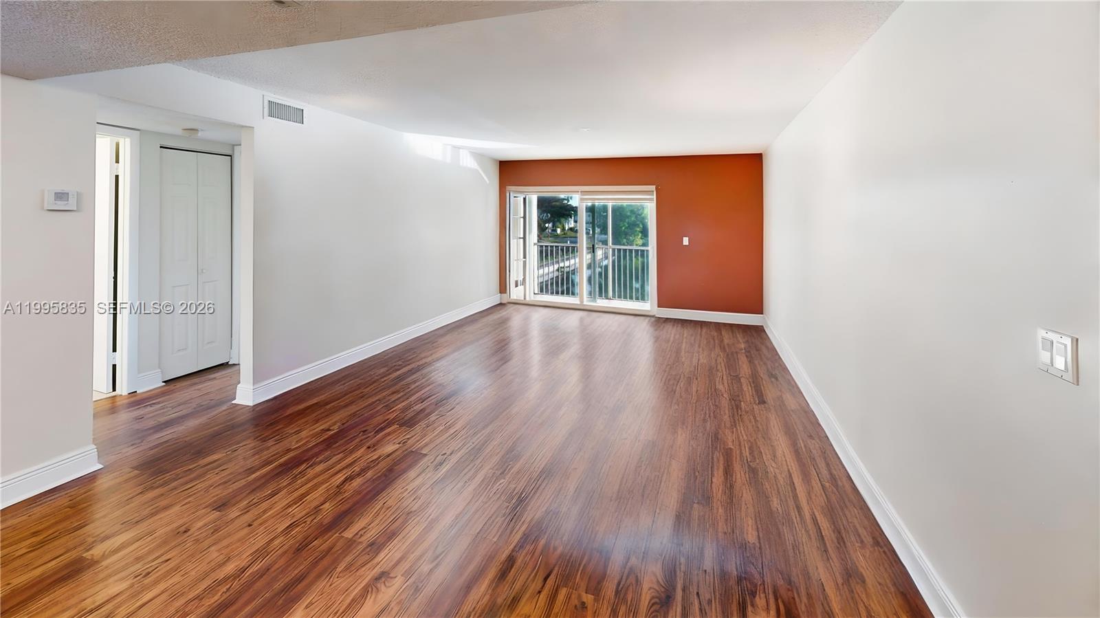 COVE CONDO PHASE I - Residential