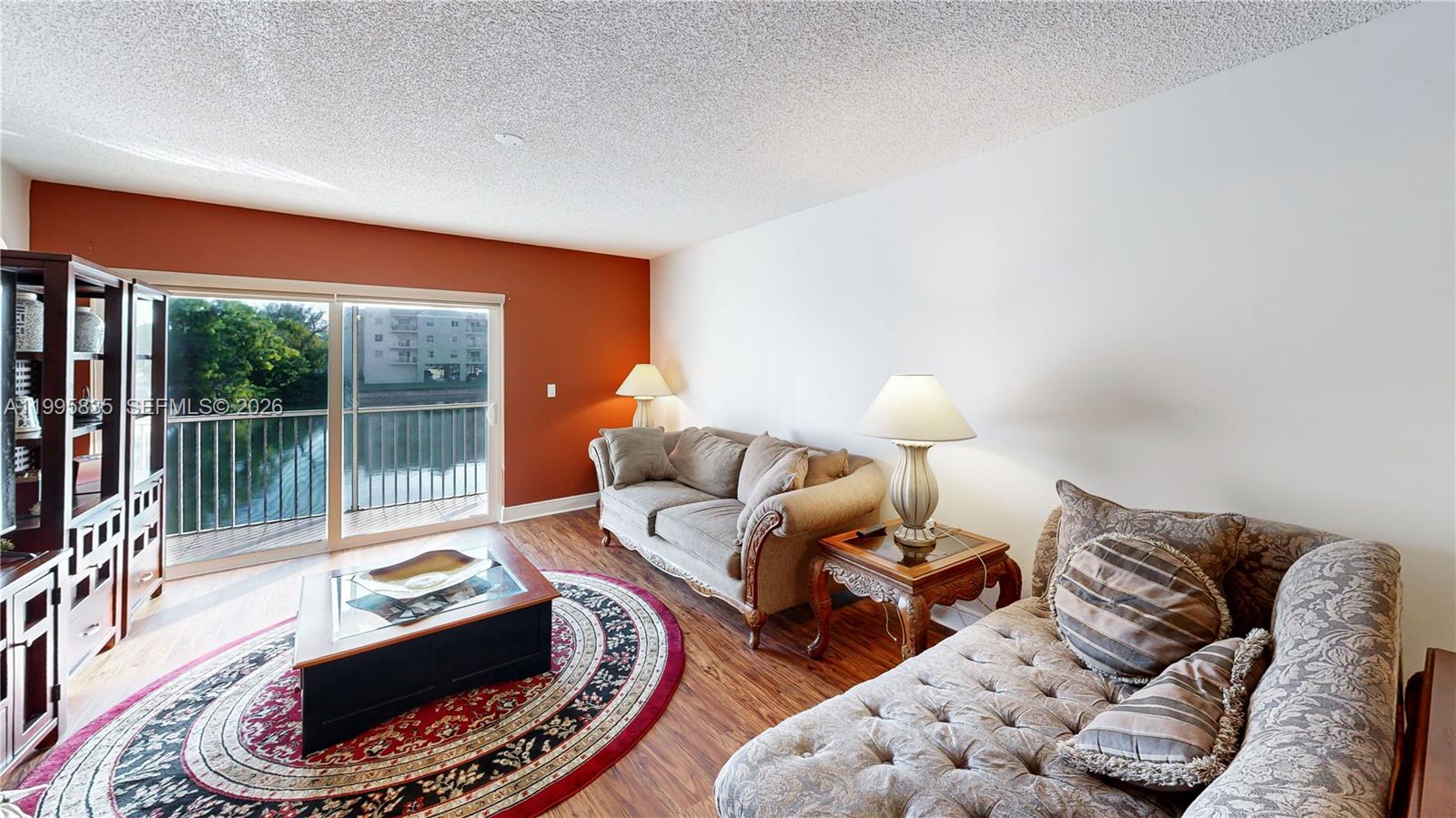 COVE CONDO PHASE I - Residential