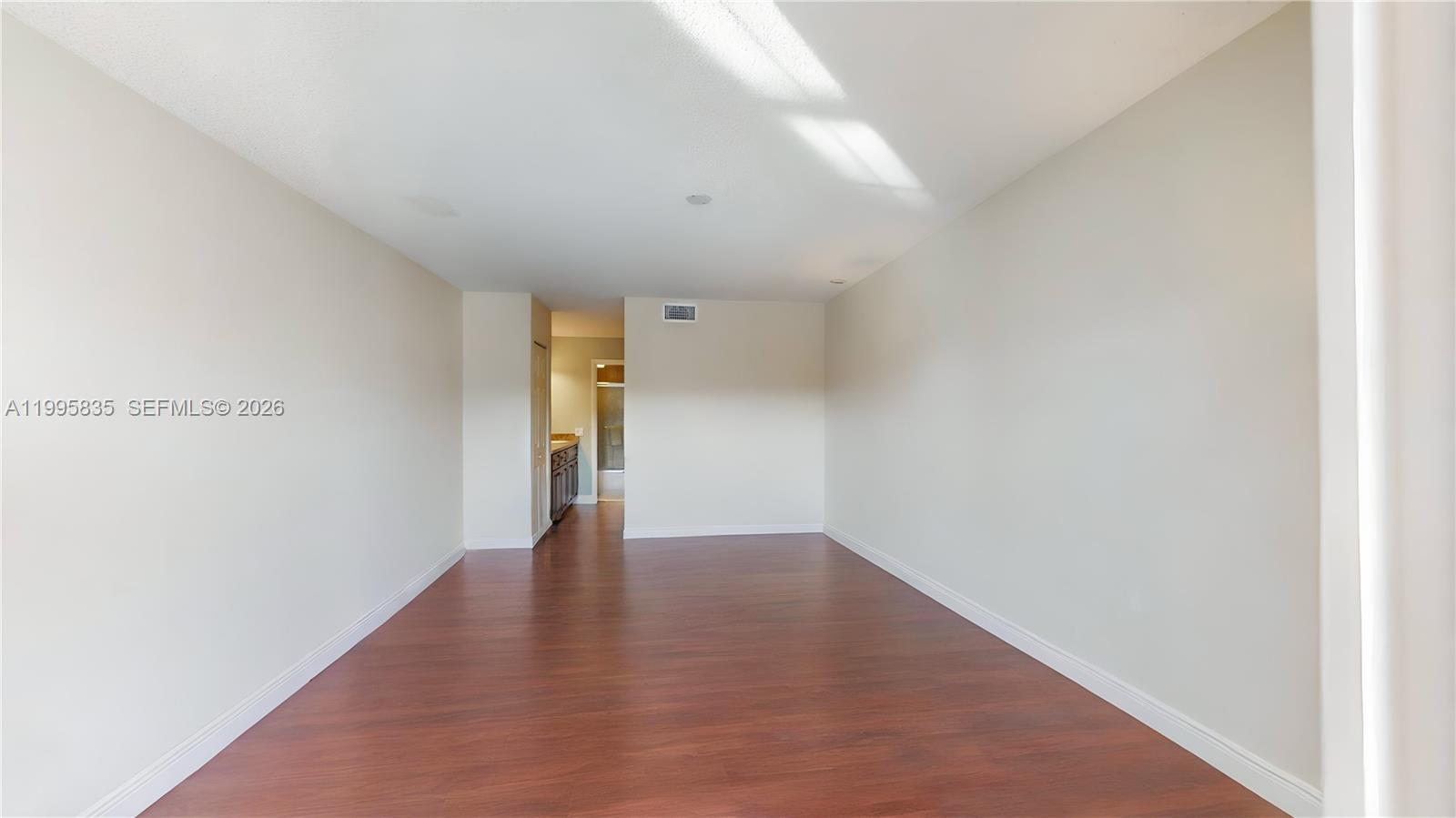 COVE CONDO PHASE I - Residential