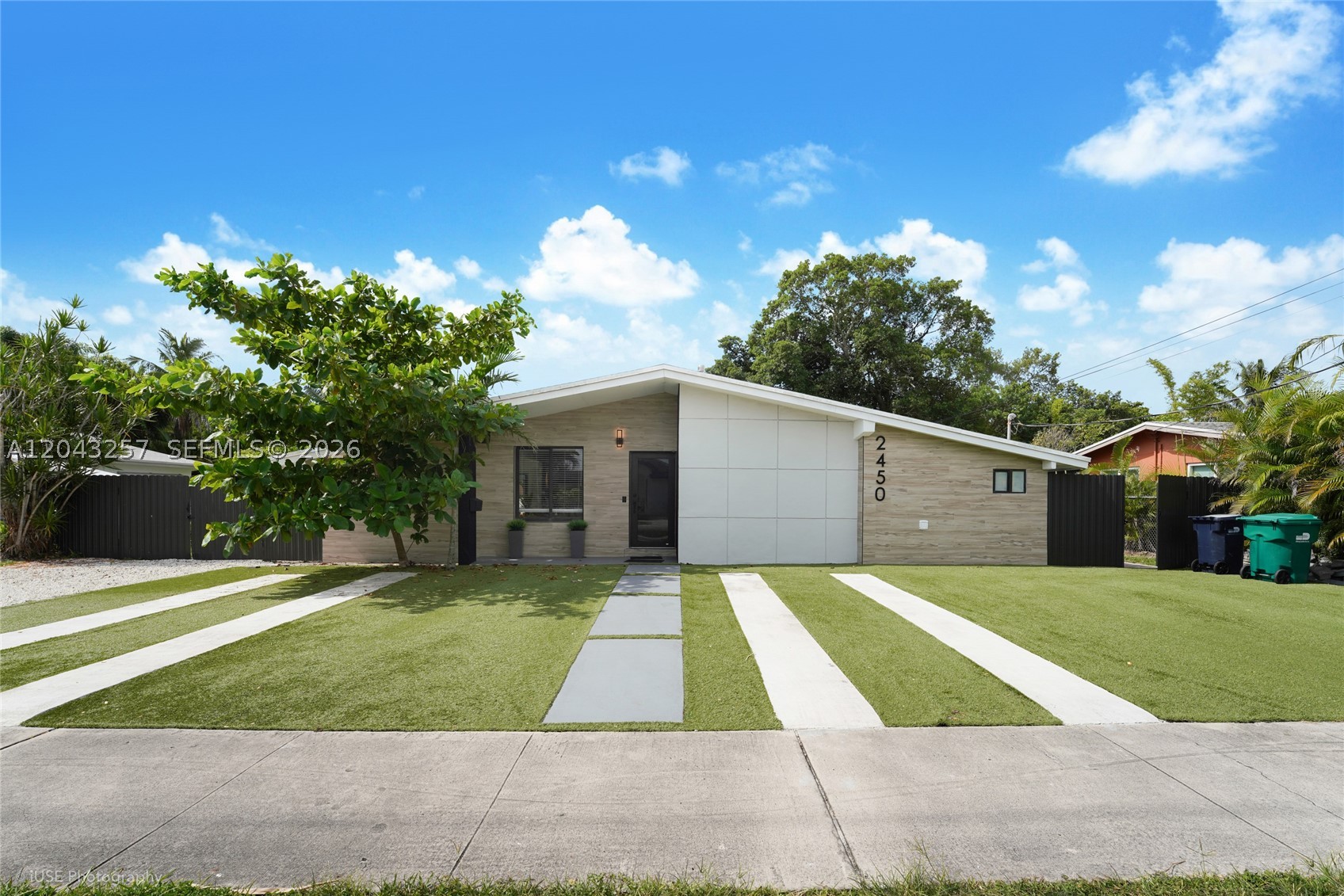 A REPLAT OF A PORTION OF - Residential