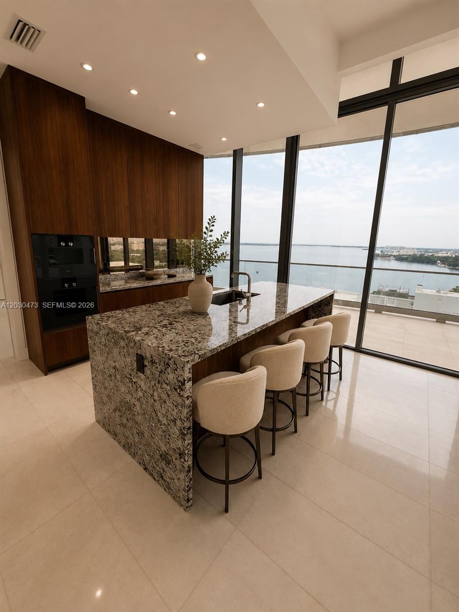 Una Residences - Residential