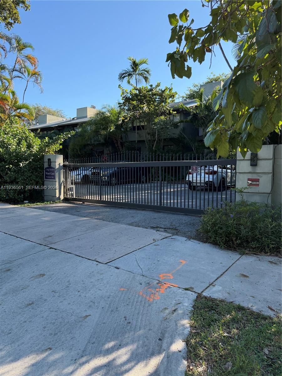 SNUG HARBOR - Residential
