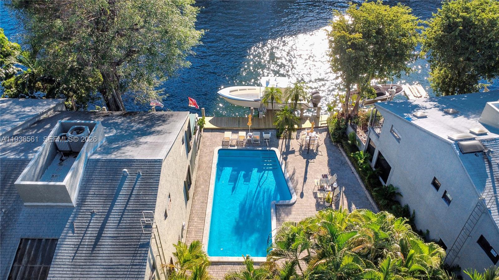 SNUG HARBOR - Residential