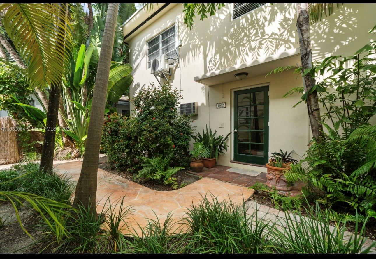 LINCOLN ROAD VILLAS SOUTH - Residential Lease