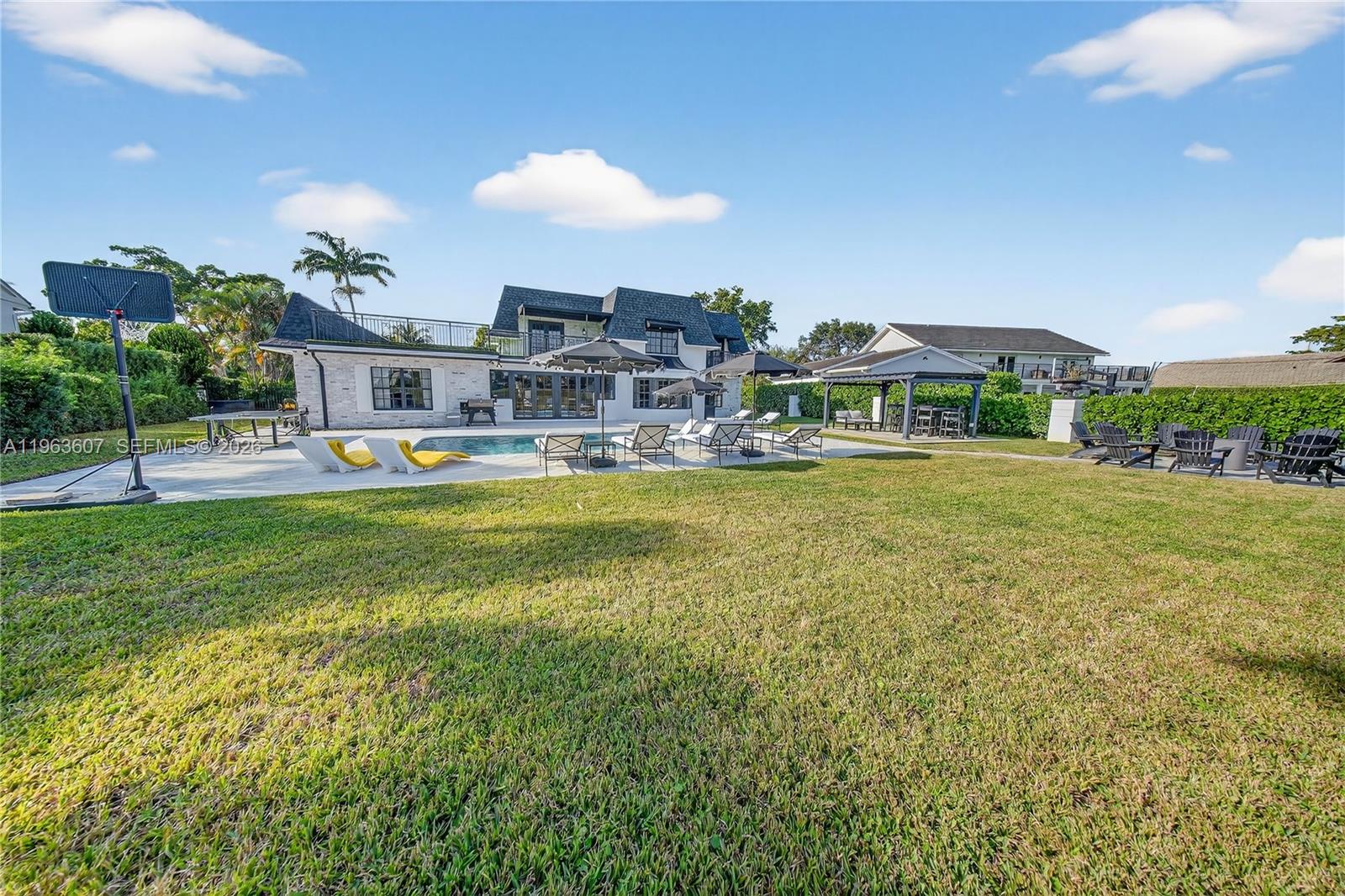 CORAL RIDGE COUNTRY CLUB - Residential