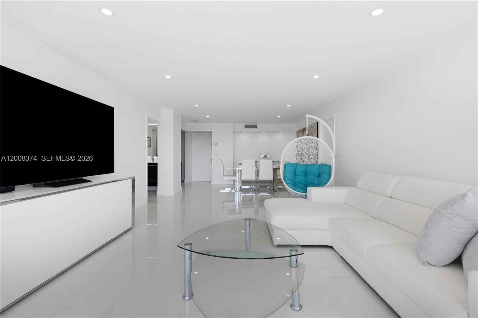 FLAMENCO CONDO TOWER I - Residential