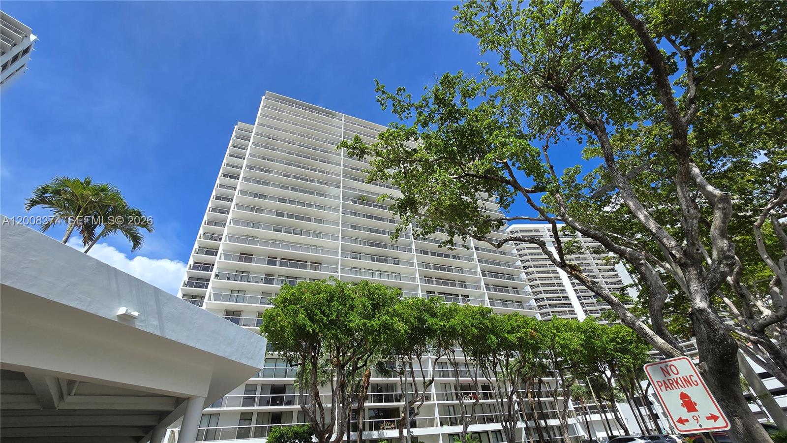 FLAMENCO CONDO TOWER I - Residential