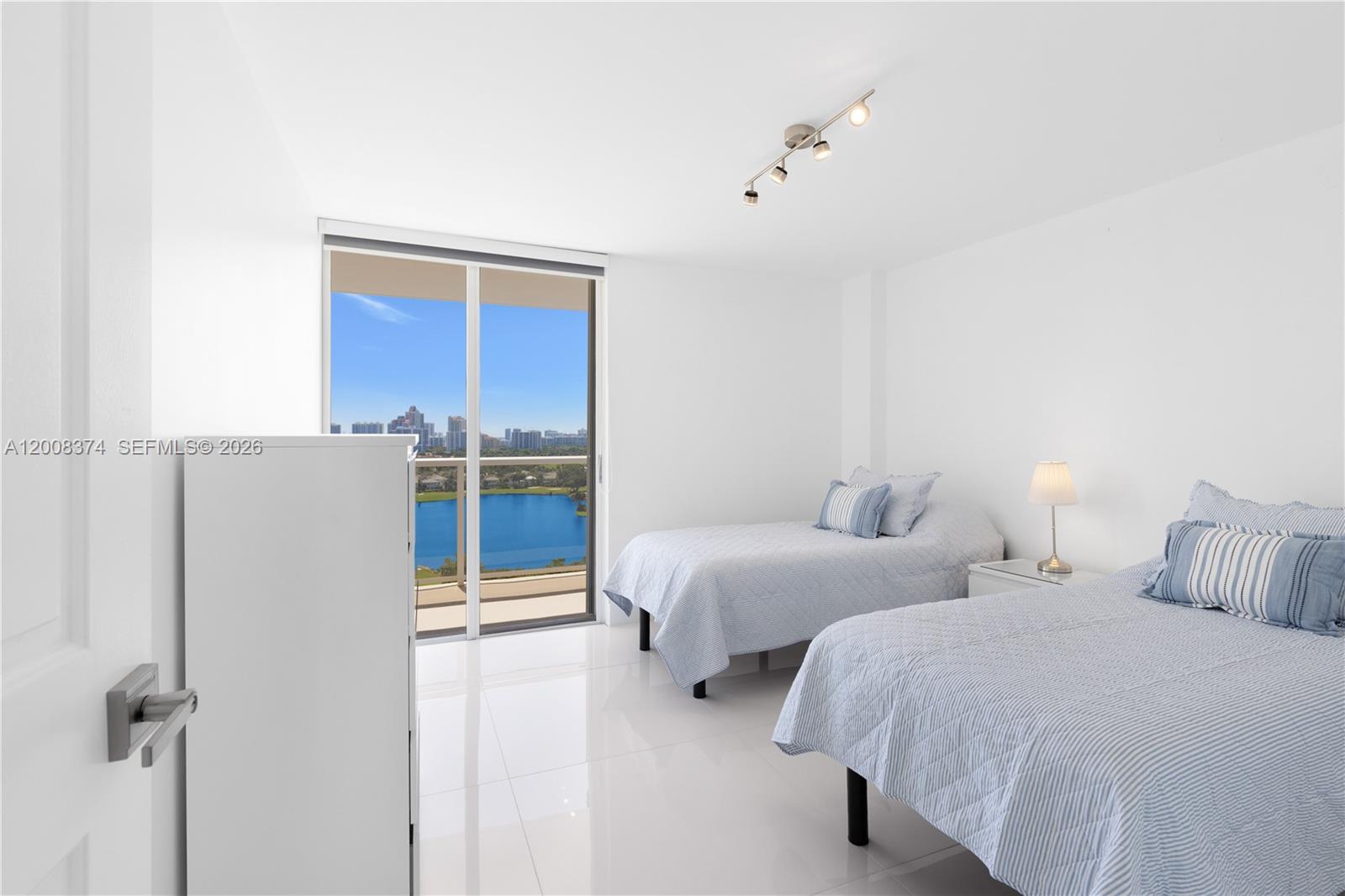 FLAMENCO CONDO TOWER I - Residential