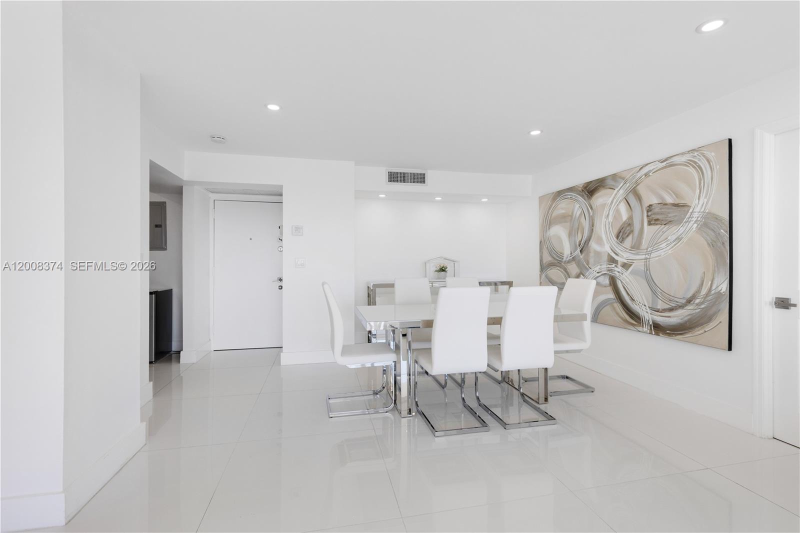 FLAMENCO CONDO TOWER I - Residential
