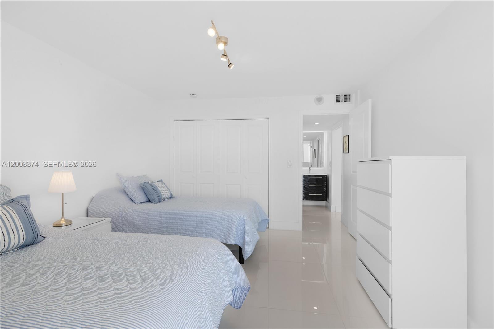 FLAMENCO CONDO TOWER I - Residential