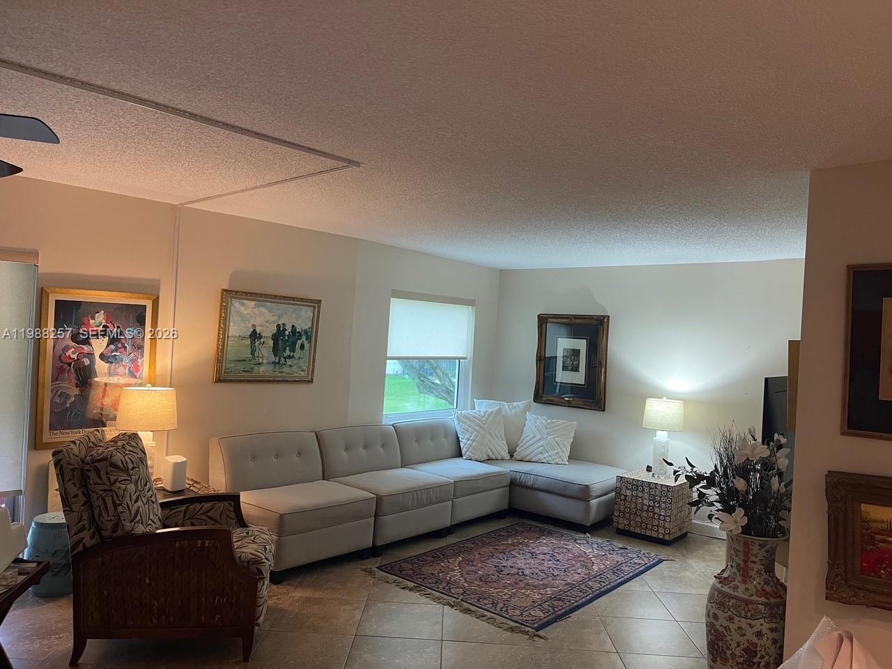 HOLLYBROOK GOLF AND - Residential